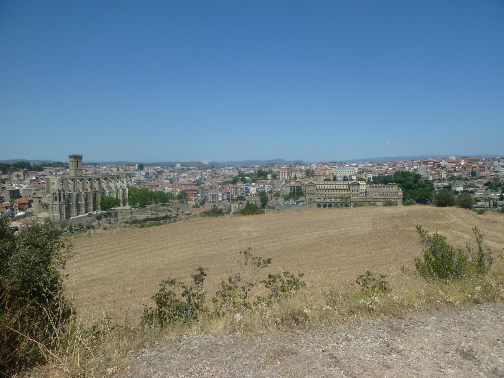 Basílica de Santa María (L) and the Cova de Sant Ignatius (R)